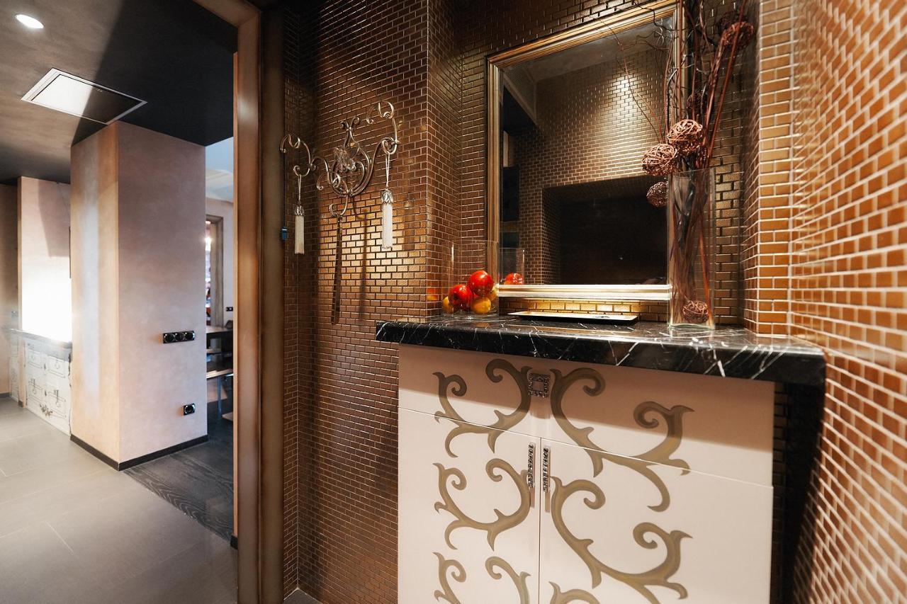 So Fashionable Apartment In The Heart Of ミンスク エクステリア 写真