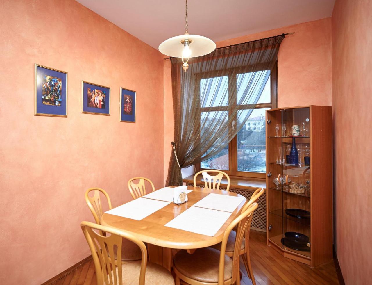 So Fashionable Apartment In The Heart Of ミンスク エクステリア 写真